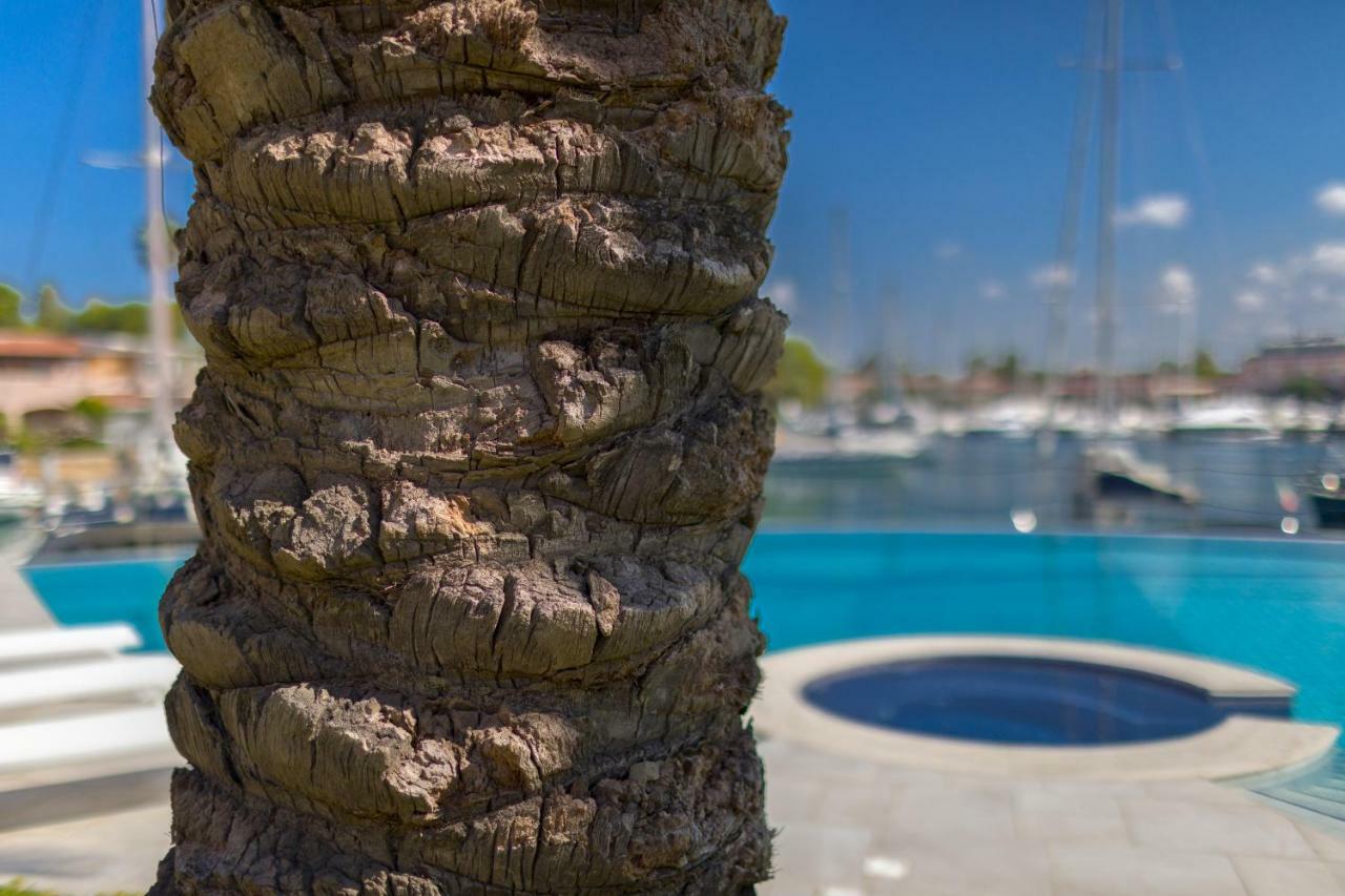 Residence Delfino, Portorosa Furnari Exterior foto