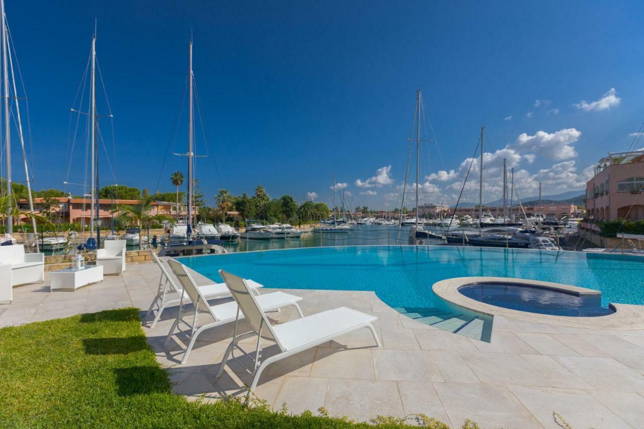 Residence Delfino, Portorosa Furnari Exterior foto