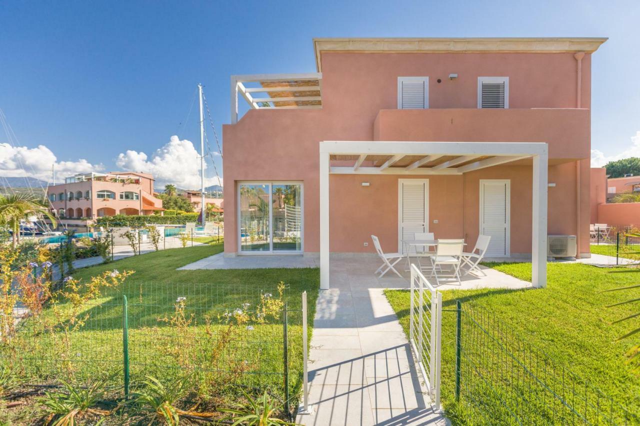 Residence Delfino, Portorosa Furnari Exterior foto